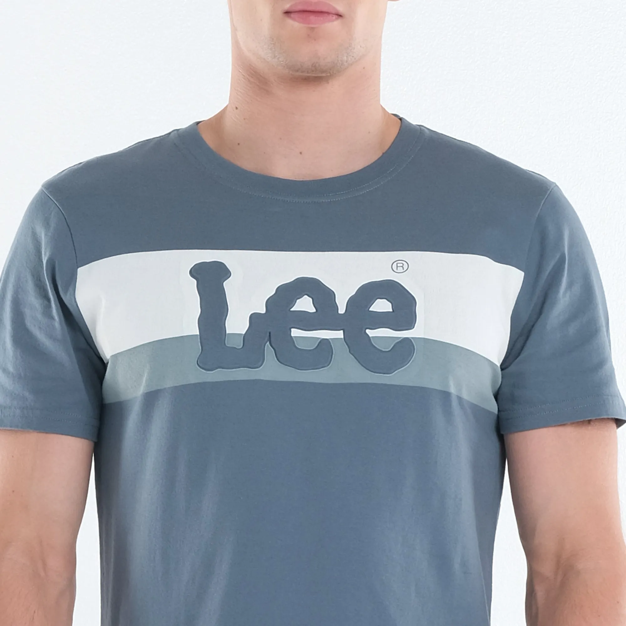 MENS' ROUND NECK EMBOSSED LOGO TEE