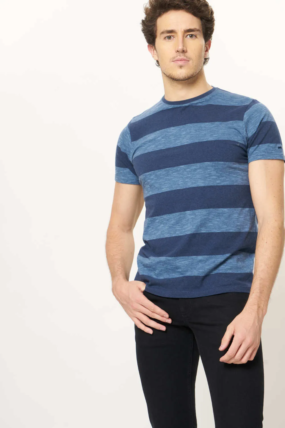 Muscle Fit Stripes Crew Neck T.Shirt